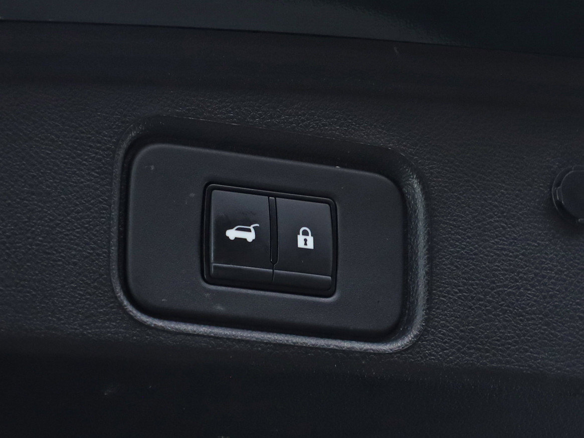 Used 2024 Chevrolet TrailBlazer RS w/ Driver Confidence Package image 33