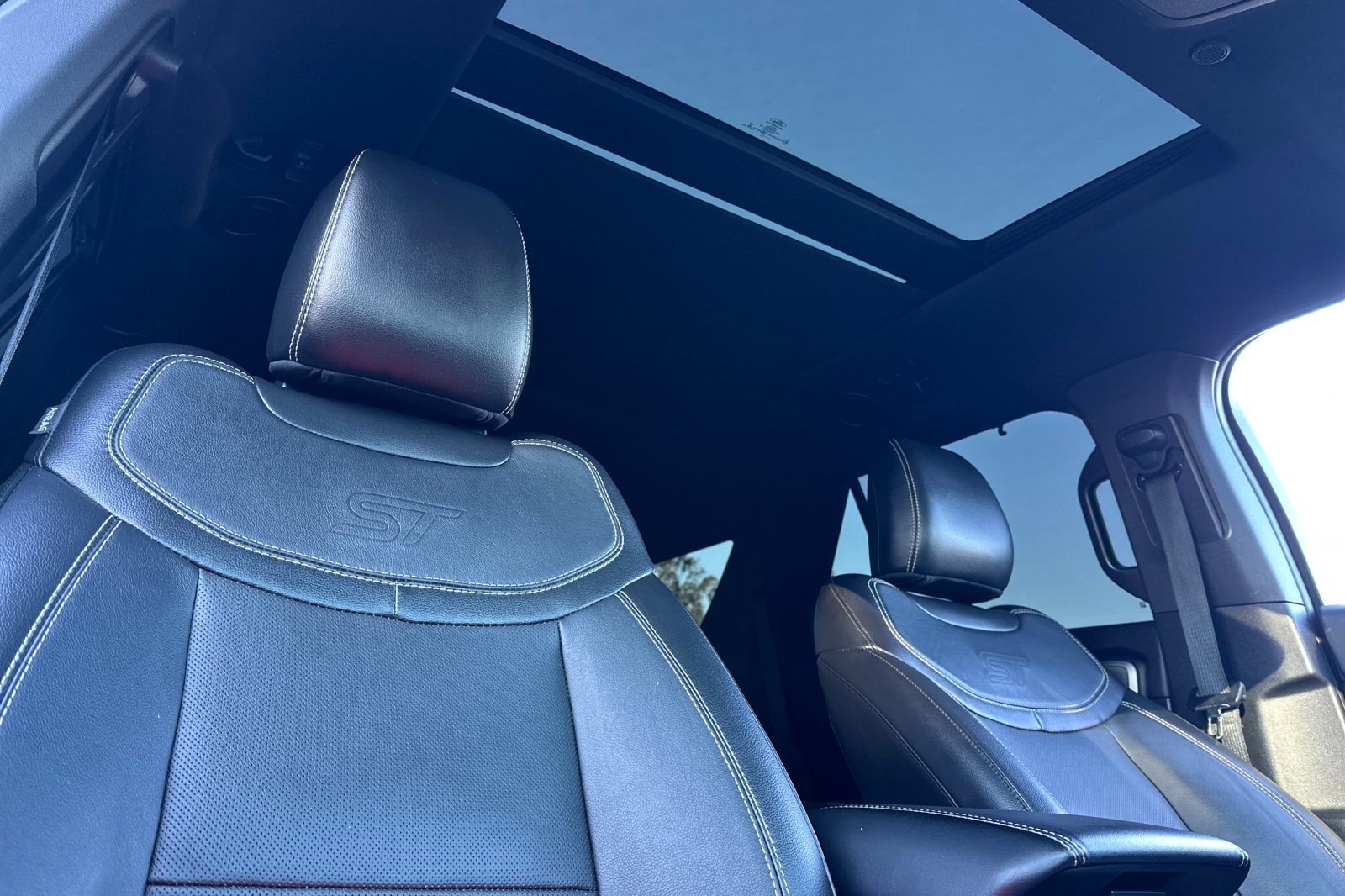 Used 2022 Ford Explorer ST w/ Equipment Group 401A image 17