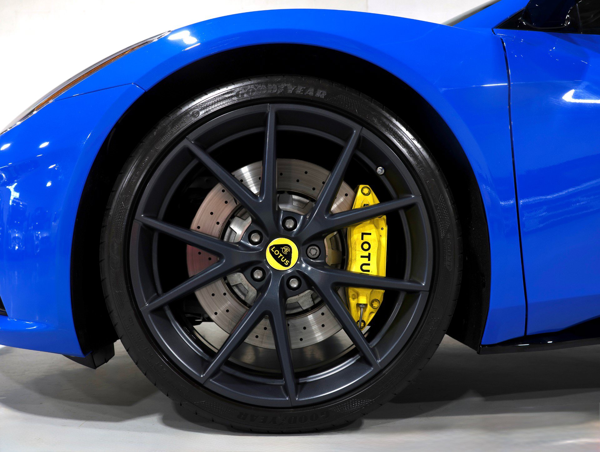 Used 2026 Lotus Emira RWD image 34