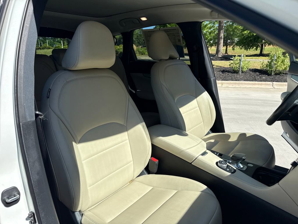 Used 2020 INFINITI QX50 Luxe w/ Navigation Package FWD image 33
