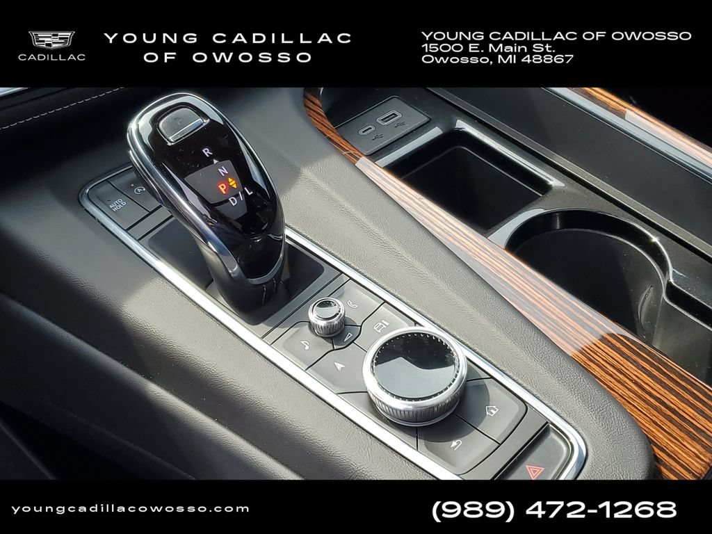 Used 2024 Cadillac Escalade Premium Luxury AWD/4WD image 21