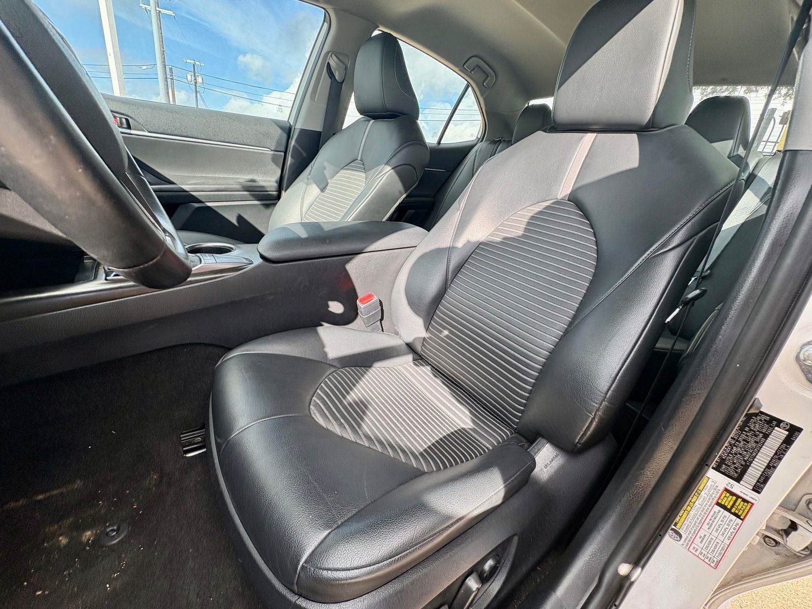 Used 2023 Toyota Camry SE FWD image 14