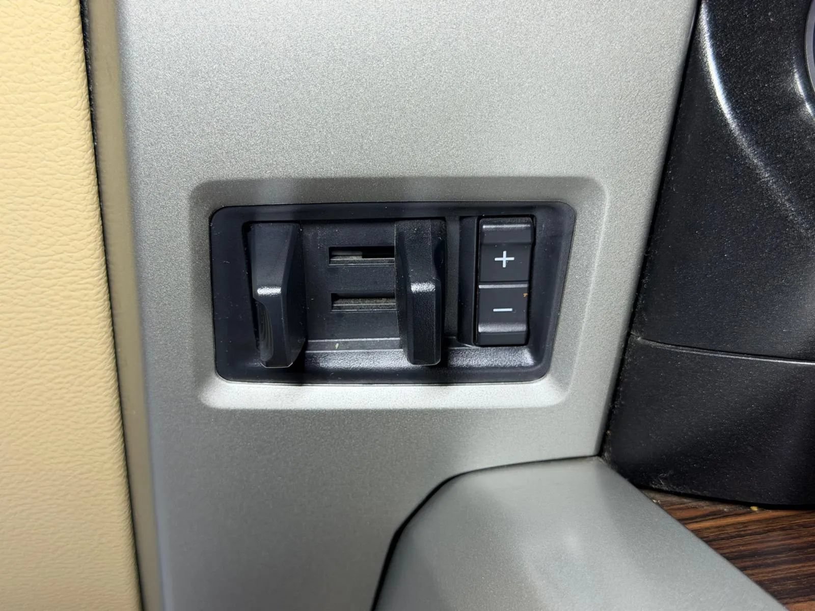 Used 2015 Ford F150 Lariat w/ Equipment Group 501A Mid AWD/4WD image 34