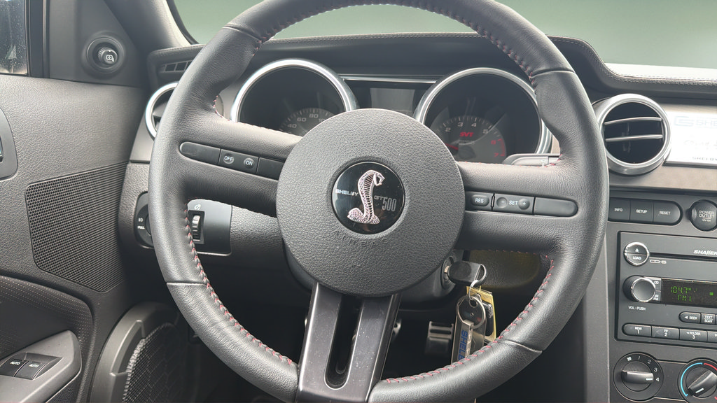 Used 2009 Ford Mustang Shelby GT500 RWD image 9