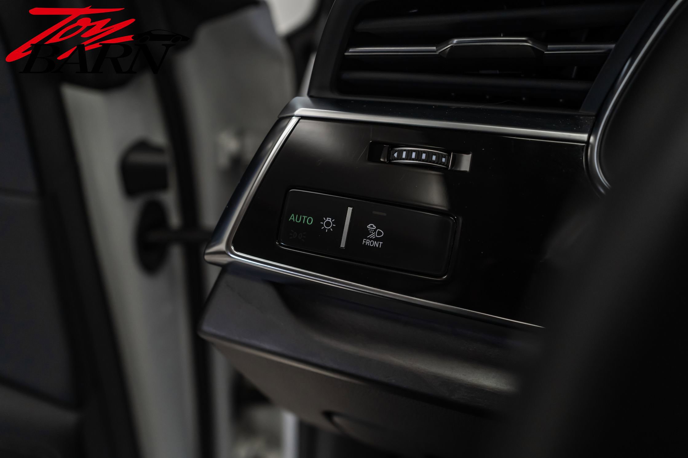 Used 2023 Audi Q8 Prestige image 27