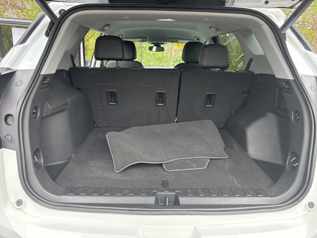 Used 2023 GMC Terrain SLT FWD image 15