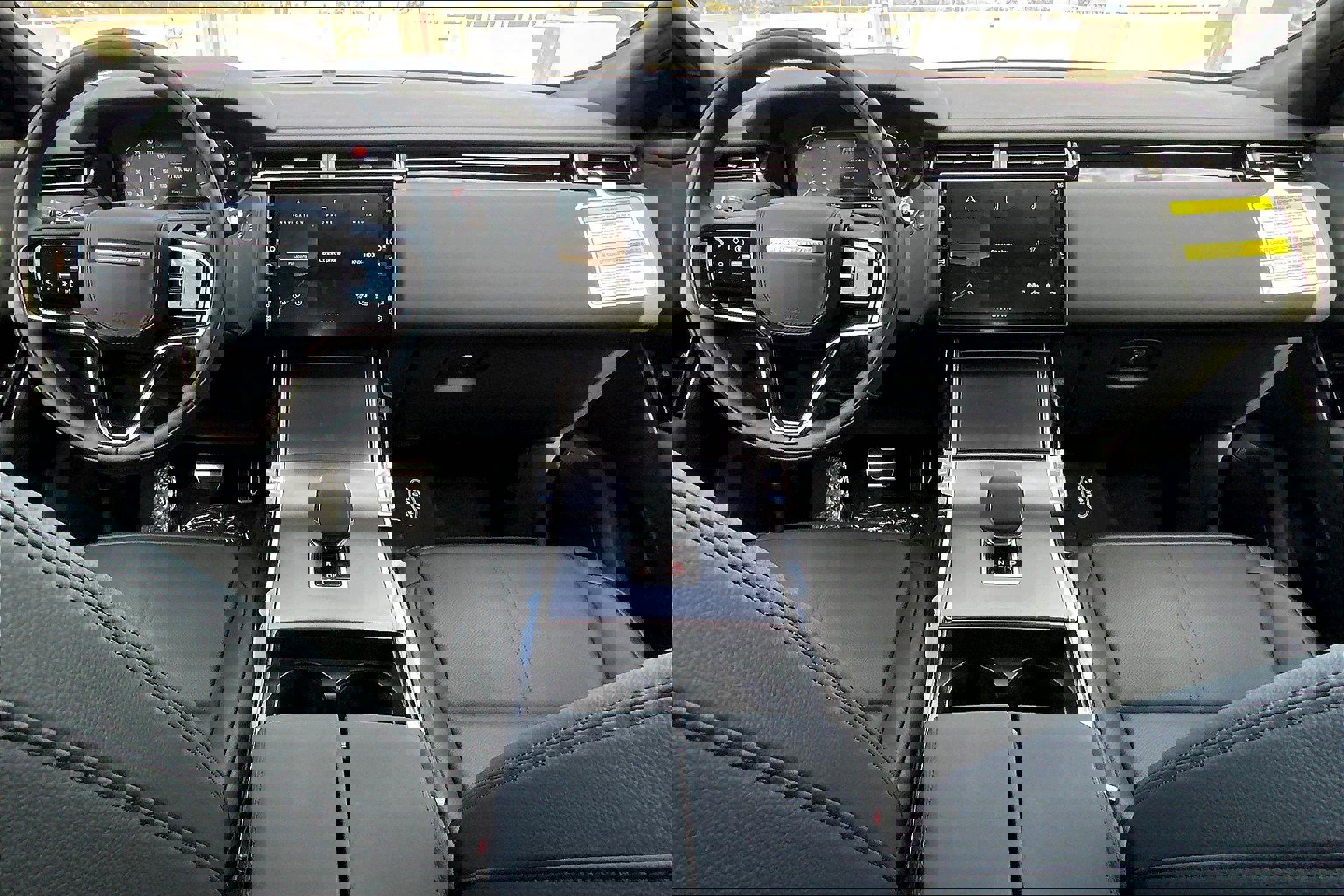 New 2026 Land Rover Range Rover Velar Dynamic SE image 7