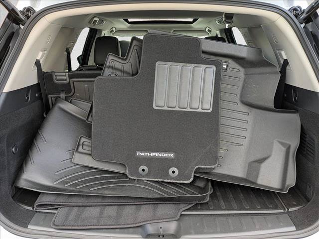 Used 2025 Nissan Pathfinder SL w/ SL Premium Package AWD/4WD image 6