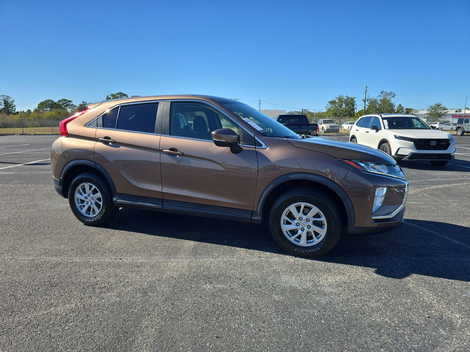 Used 2019 Mitsubishi Eclipse Cross ES image 2