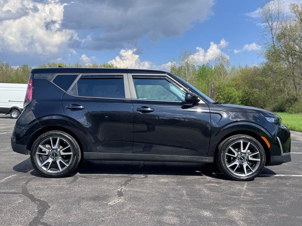 Used 2024 Kia Soul EX w/ Option Group 015 FWD image 8