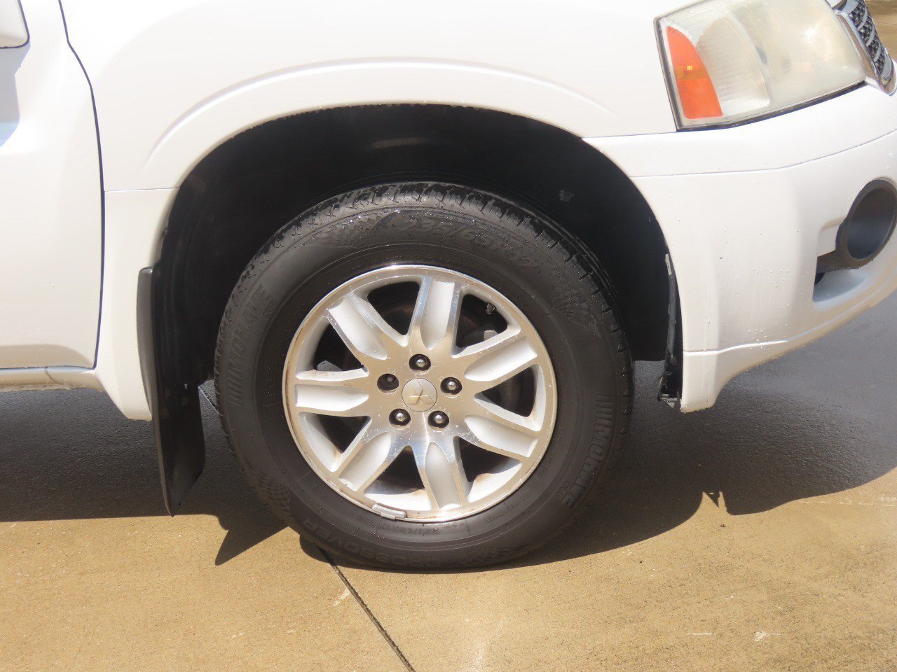 Used 2011 Mitsubishi Endeavor LS FWD image 9
