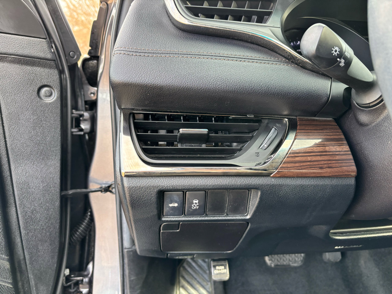 Used 2015 Toyota Avalon 4dr Sdn XLE Touring (Natl) image 13