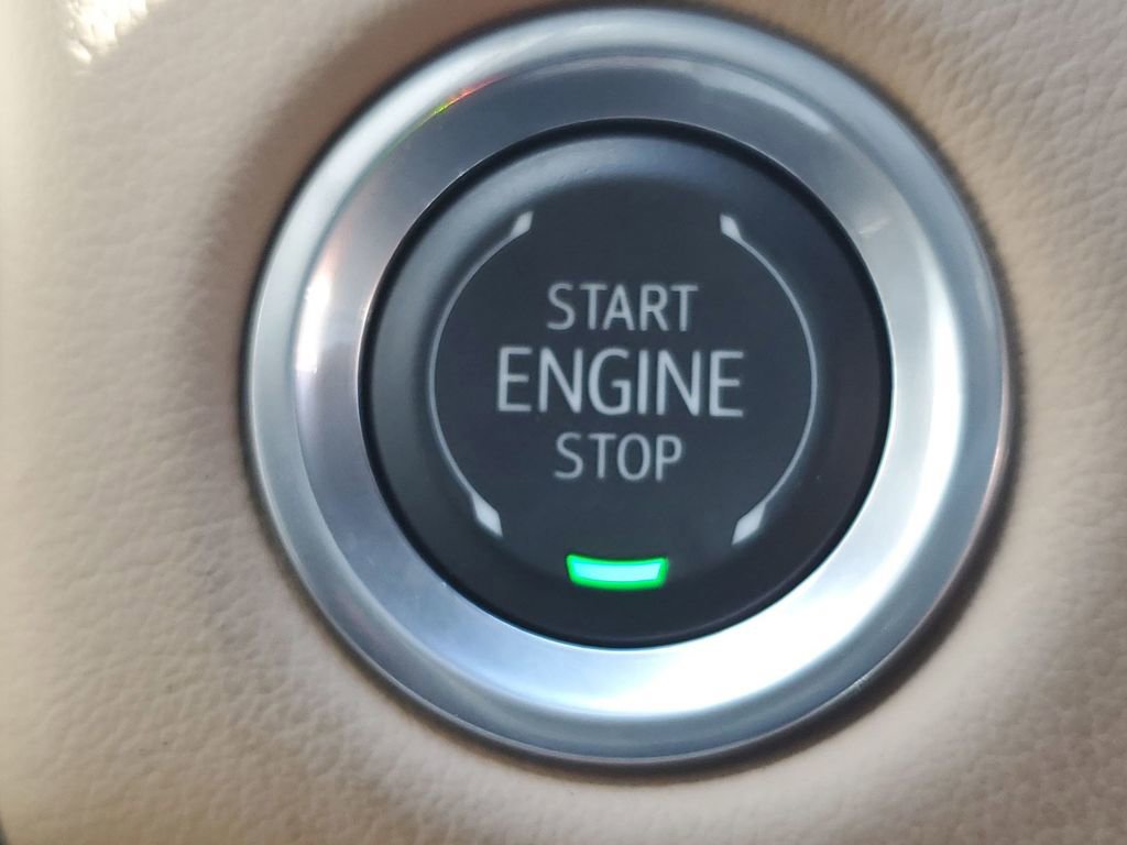 Used 2024 Chevrolet Suburban Premier image 40