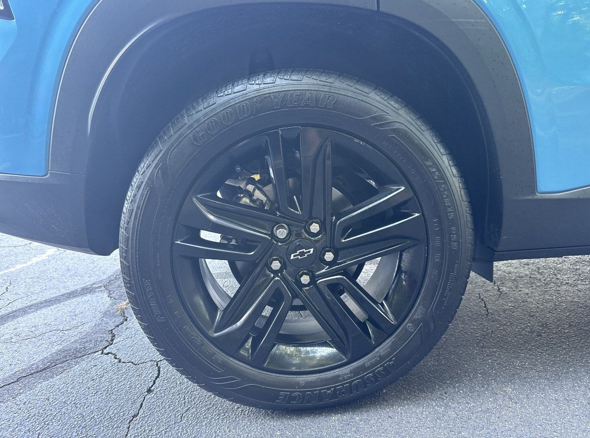 Used 2025 Chevrolet Trax ACTIV w/ Sunroof Package FWD image 16