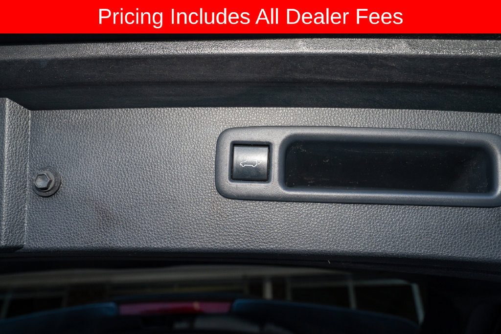 Used 2021 Toyota Highlander XLE FWD image 6