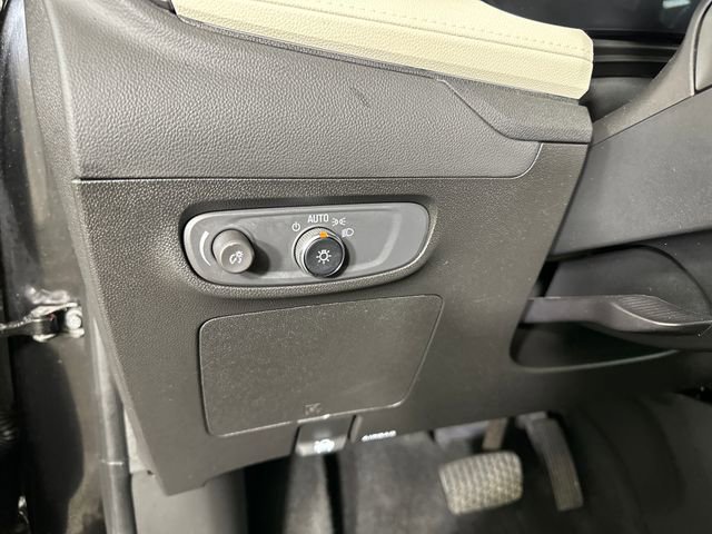 Used 2025 Buick Encore GX Preferred FWD image 19