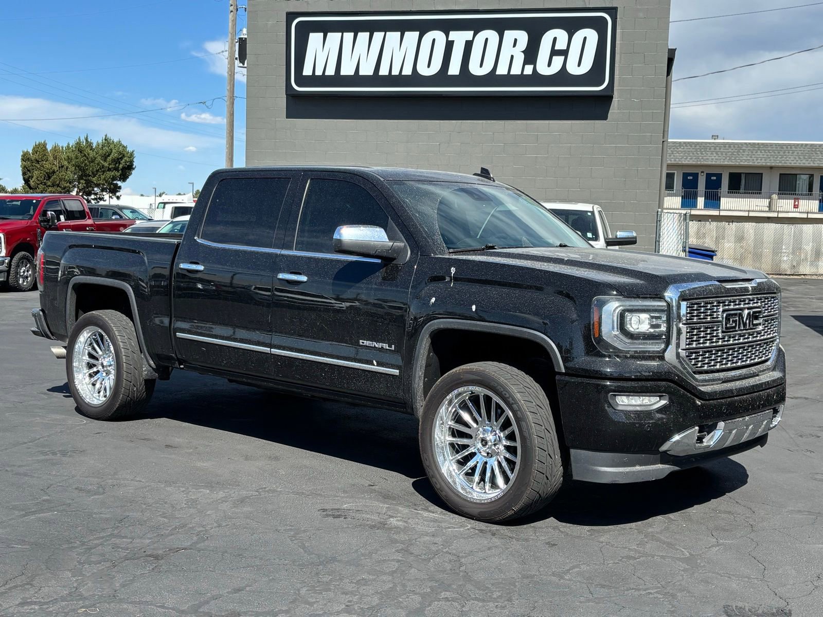 Used 2017 GMC Sierra 1500 Denali AWD/4WD image 1