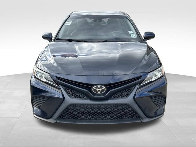 Used 2019 Toyota Camry SE image 2