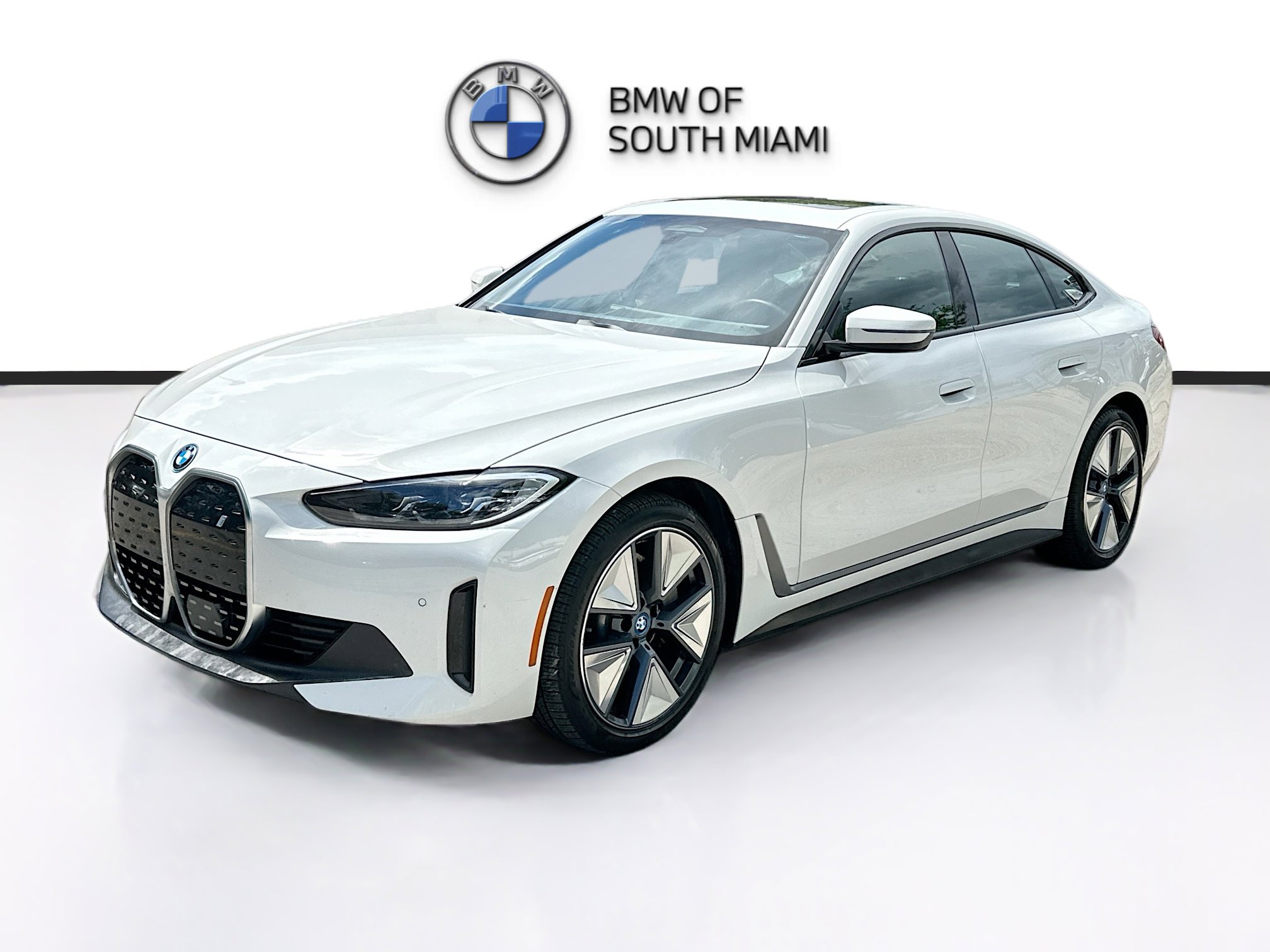 Used 2023 BMW i4 eDrive35 image 3