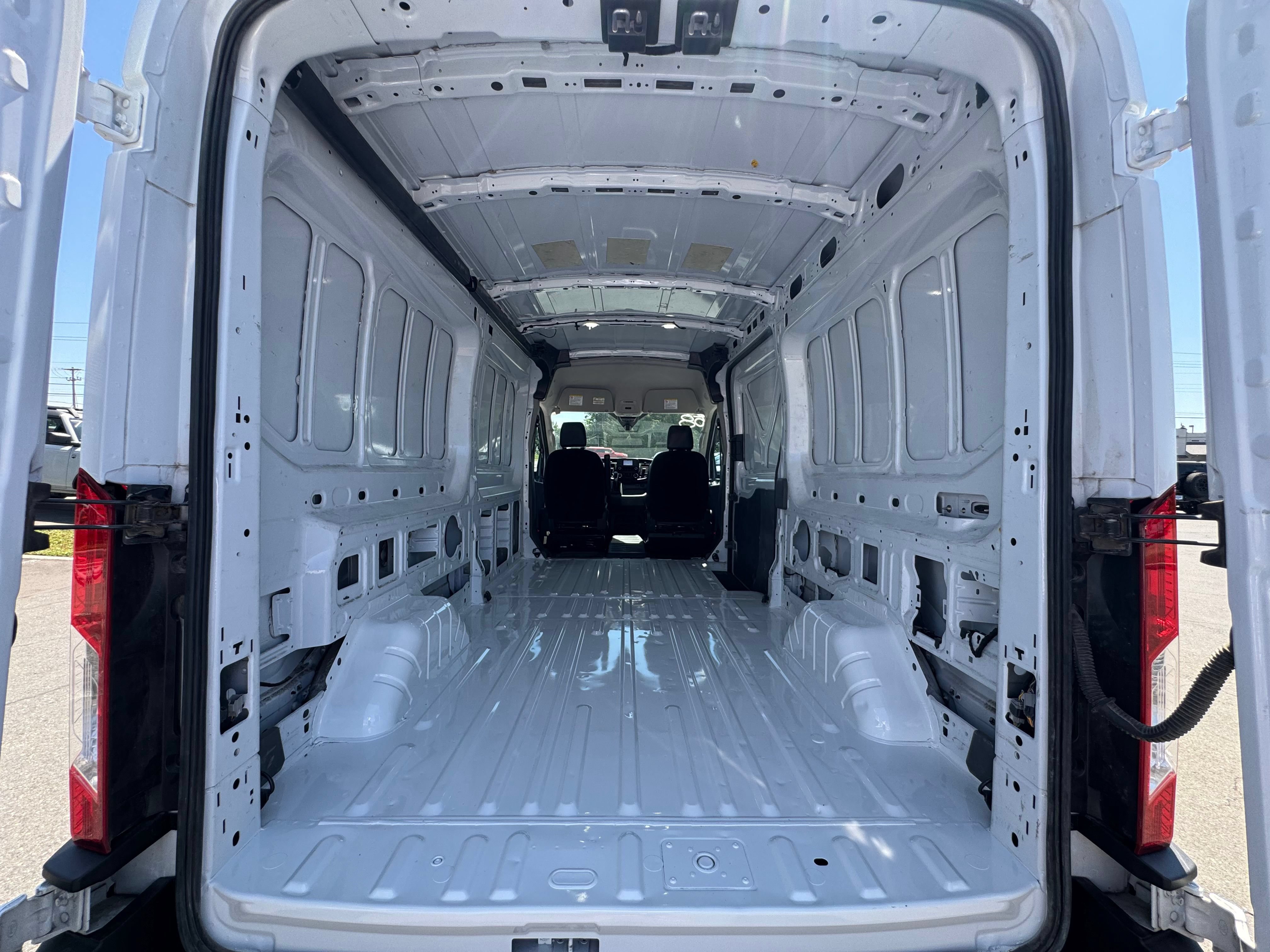 Used 2023 Ford Transit 250 Medium Roof AWD image 15