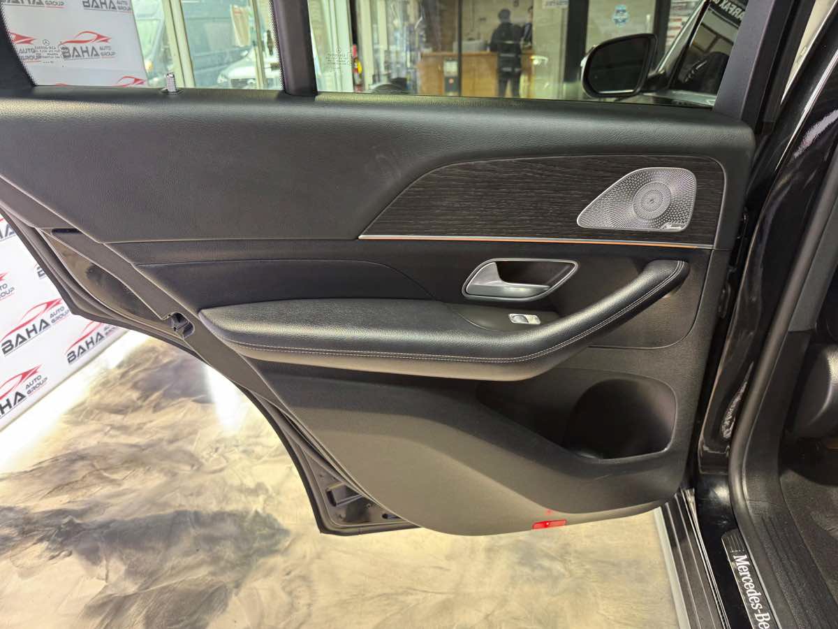 Used 2020 Mercedes-Benz GLE 350 4MATIC w/ Premium Package image 35
