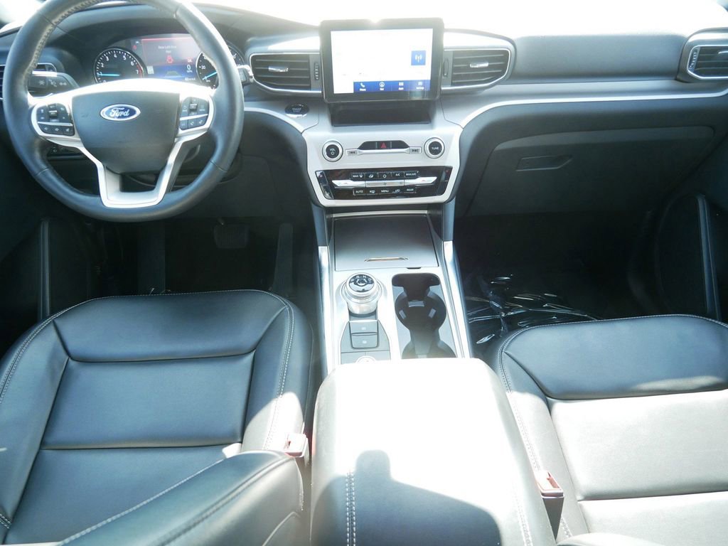 Used 2023 Ford Explorer XLT w/ Equipment Group 202A image 17