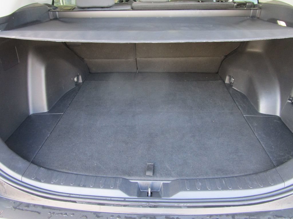 Used 2025 Toyota RAV4 XLE FWD image 16