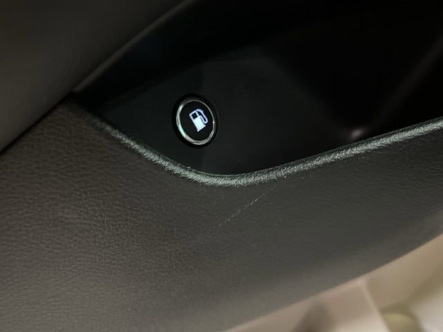 Used 2024 Chrysler Pacifica Limited FWD image 50