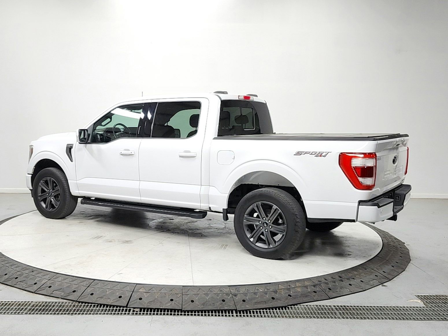 Used 2023 Ford F150 Lariat w/ Equipment Group 502A High image 5