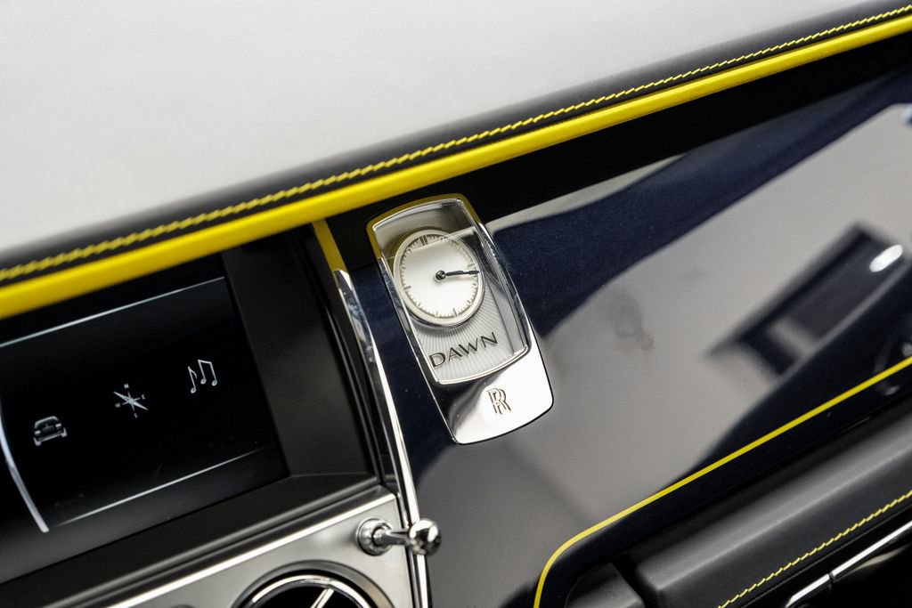 Used 2021 Rolls-Royce Dawn RWD image 30