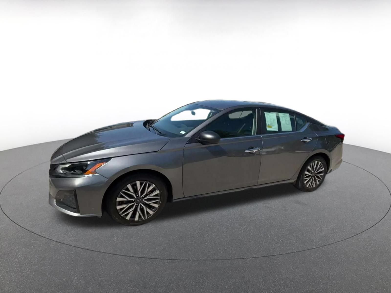 Used 2025 Nissan Altima 2.5 SV FWD image 7
