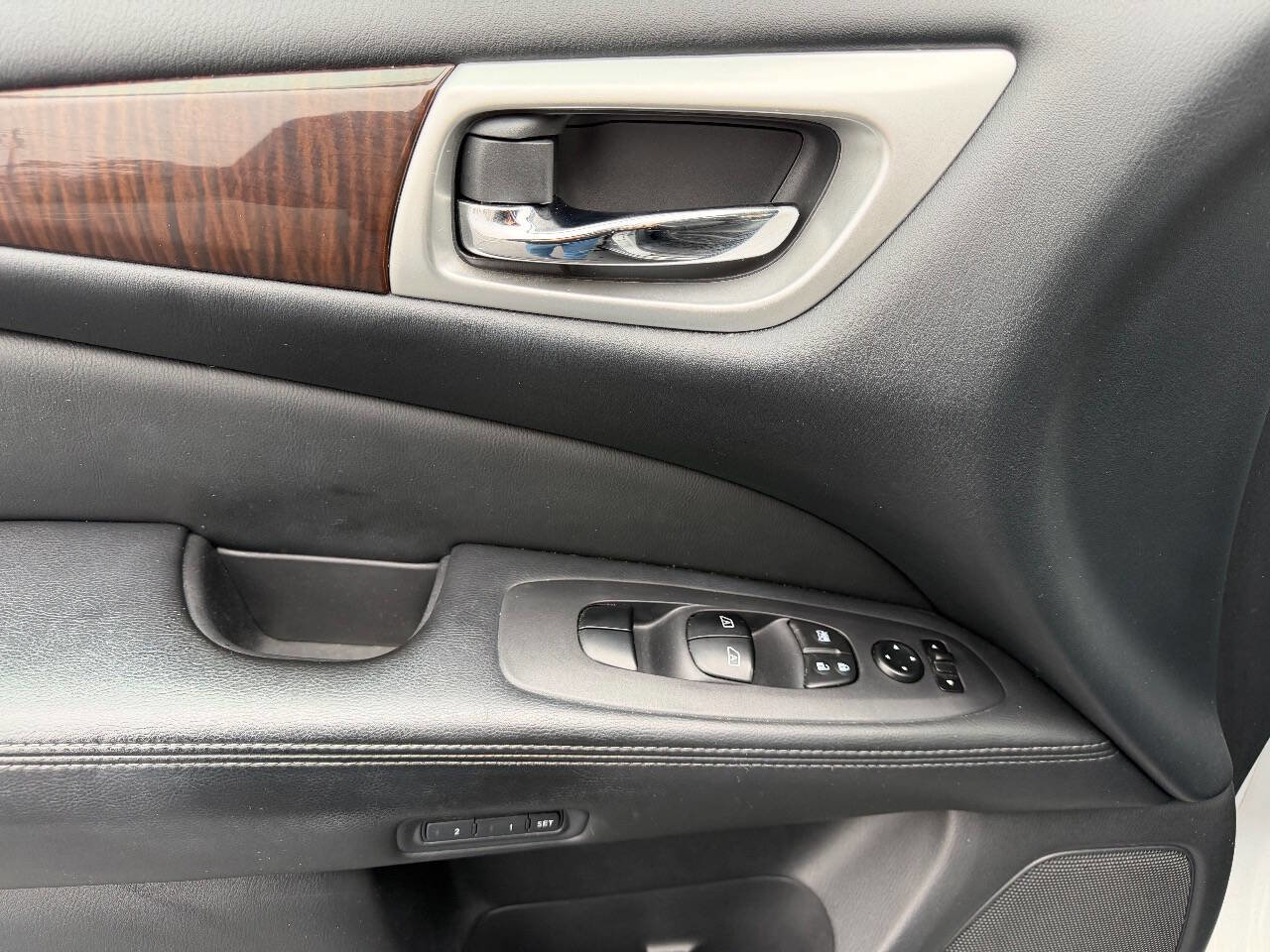 Used 2014 Nissan Pathfinder Platinum w/ Platinum Premium Package image 11