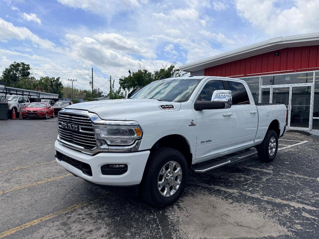 Used 2023 RAM 2500 Laramie AWD/4WD image 3