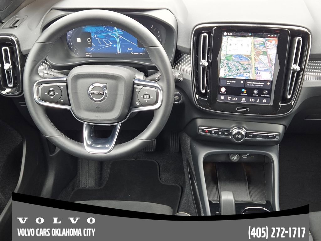 Certified 2025 Volvo XC40 B5 Plus AWD/4WD image 26