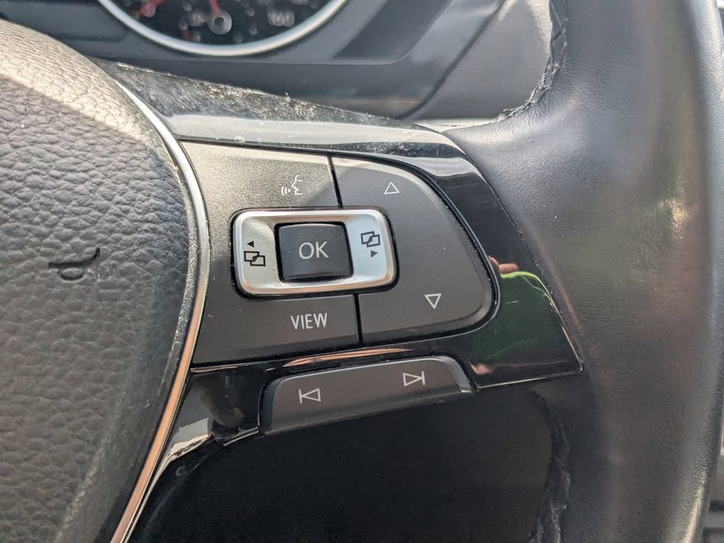 Used 2019 Volkswagen Tiguan SE w/ Panoramic Sunroof Package FWD image 14
