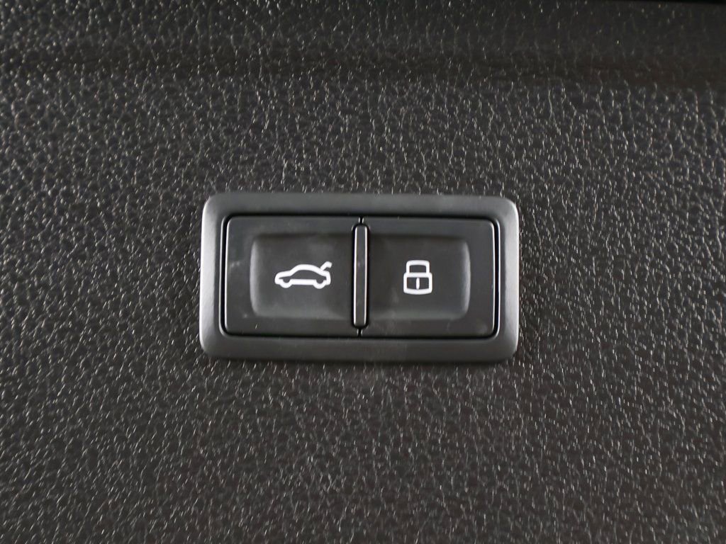 Used 2024 Audi Q5 2.0T Premium w/ Convenience Package image 54