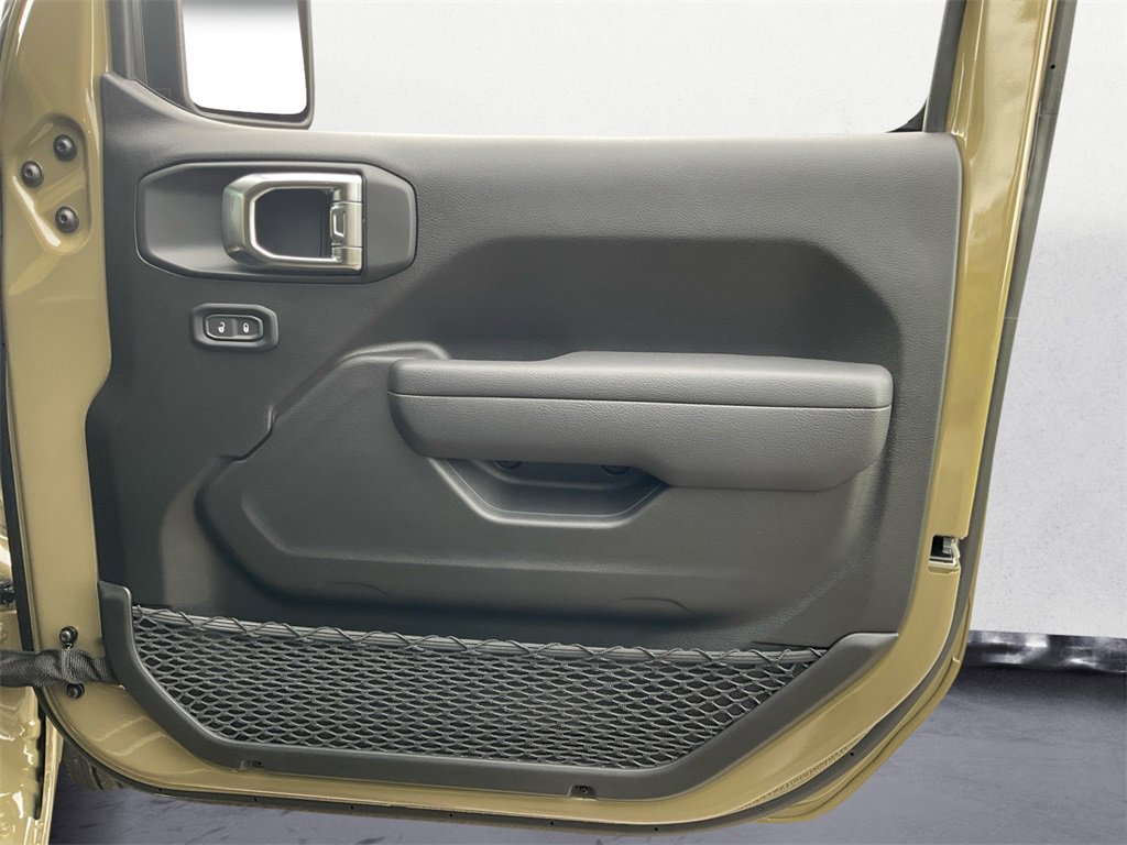 New 2025 Jeep Gladiator Sport image 10