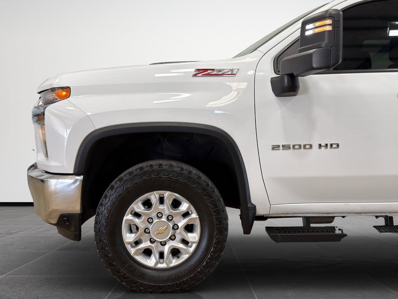 Used 2021 Chevrolet Silverado 2500 LT w/ Convenience Package AWD/4WD image 4