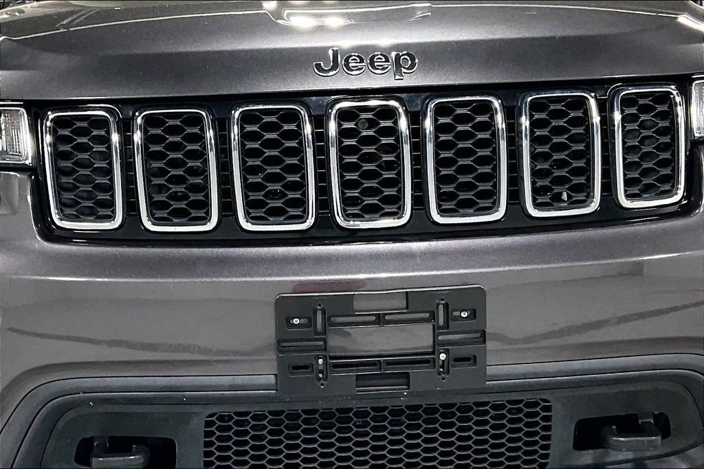 Used 2019 Jeep Grand Cherokee Laredo AWD/4WD image 37