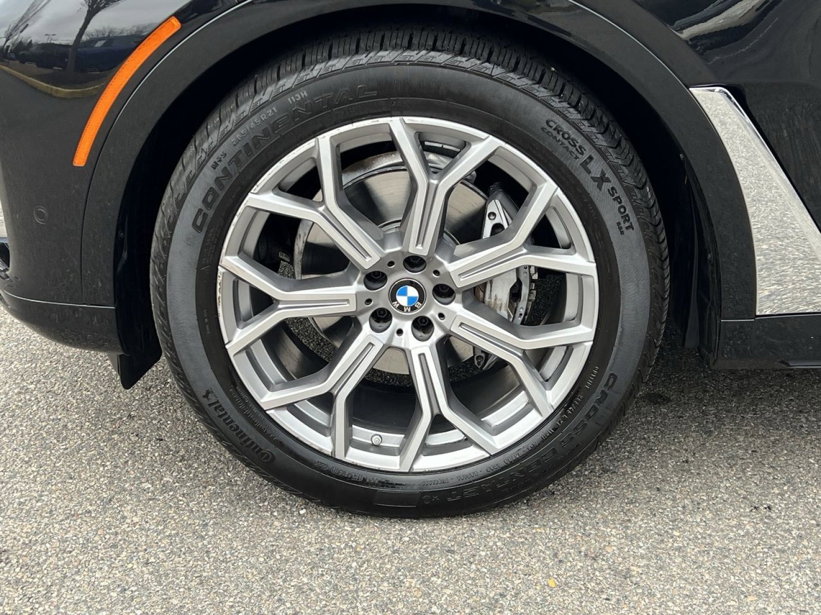 Used 2022 BMW X7 xDrive40i w/ Premium Package image 9