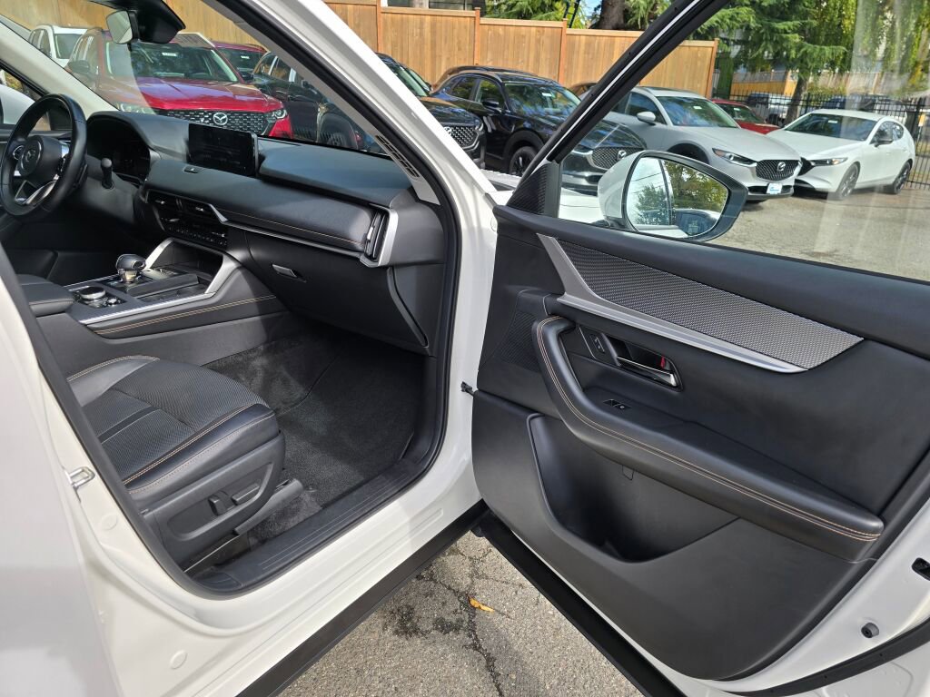 Certified 2024 MAZDA CX-90 Plug-In Hybrid w/ Preferred image 28