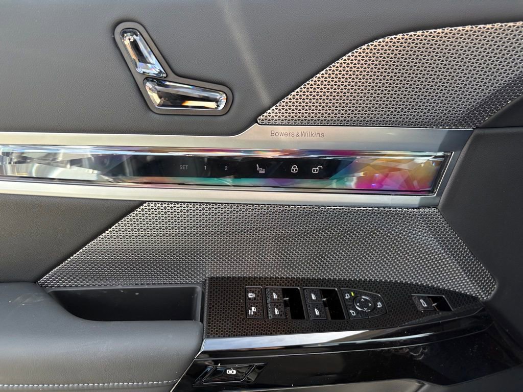 Used 2025 BMW i7 xDrive60 w/ Premium Package image 14