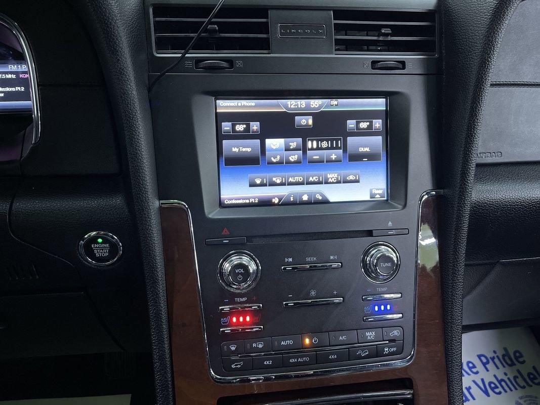 Used 2015 Lincoln Navigator 4WD image 22