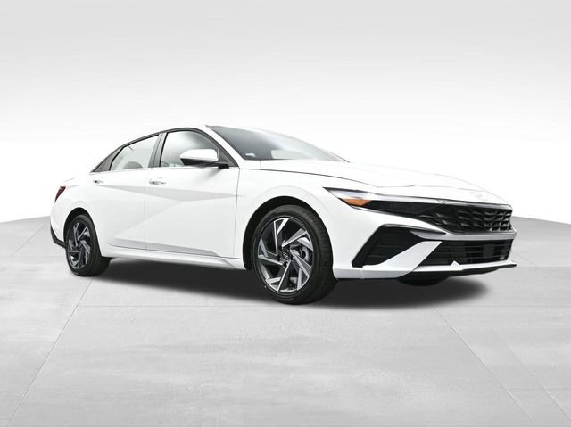 Used 2025 Hyundai Elantra SEL FWD image 31