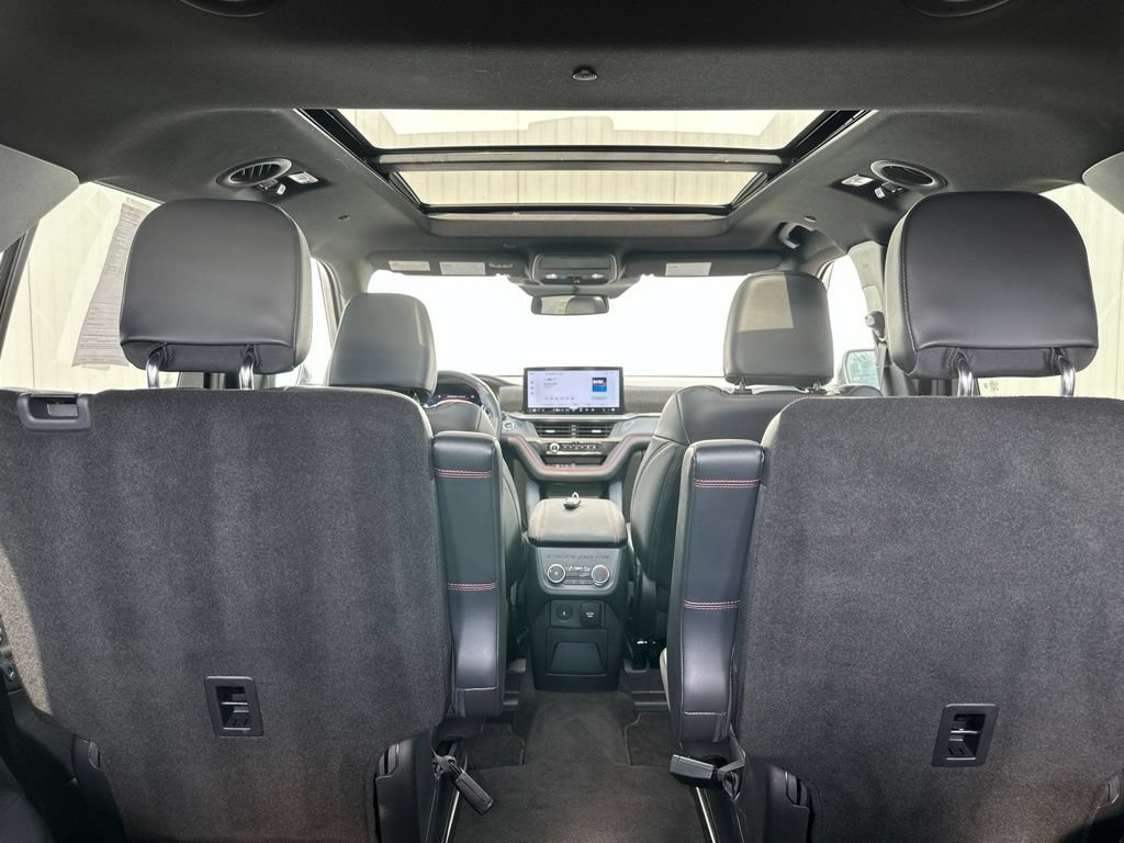 Certified 2025 Ford Explorer ST-Line w/ Premium Package AWD/4WD image 29