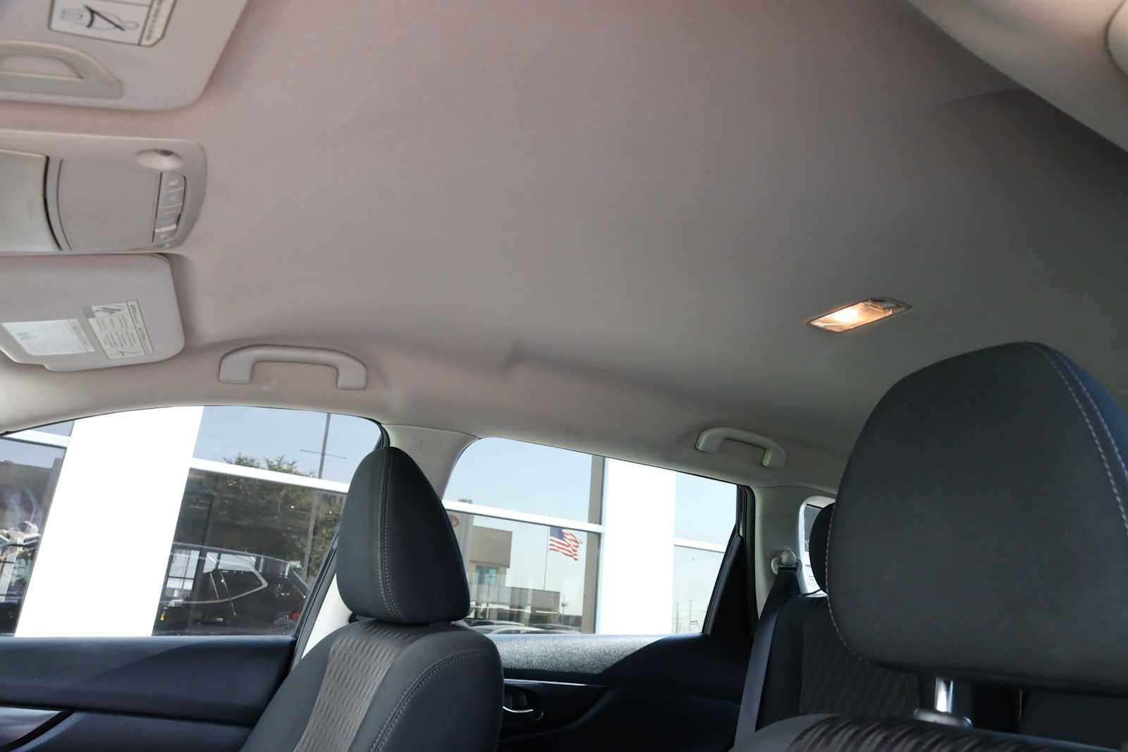 Used 2019 Nissan Rogue S AWD/4WD image 4