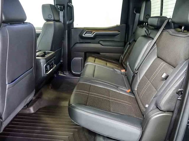 Certified 2026 Chevrolet Silverado 1500 High Country w/ Midnight Edition AWD/4WD image 15