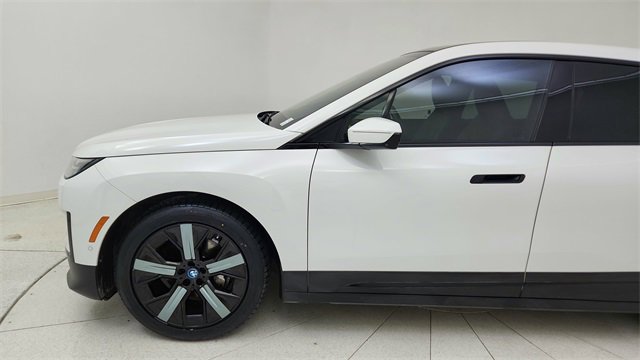 Used 2022 BMW iX xDrive50 w/ Premium Package image 9