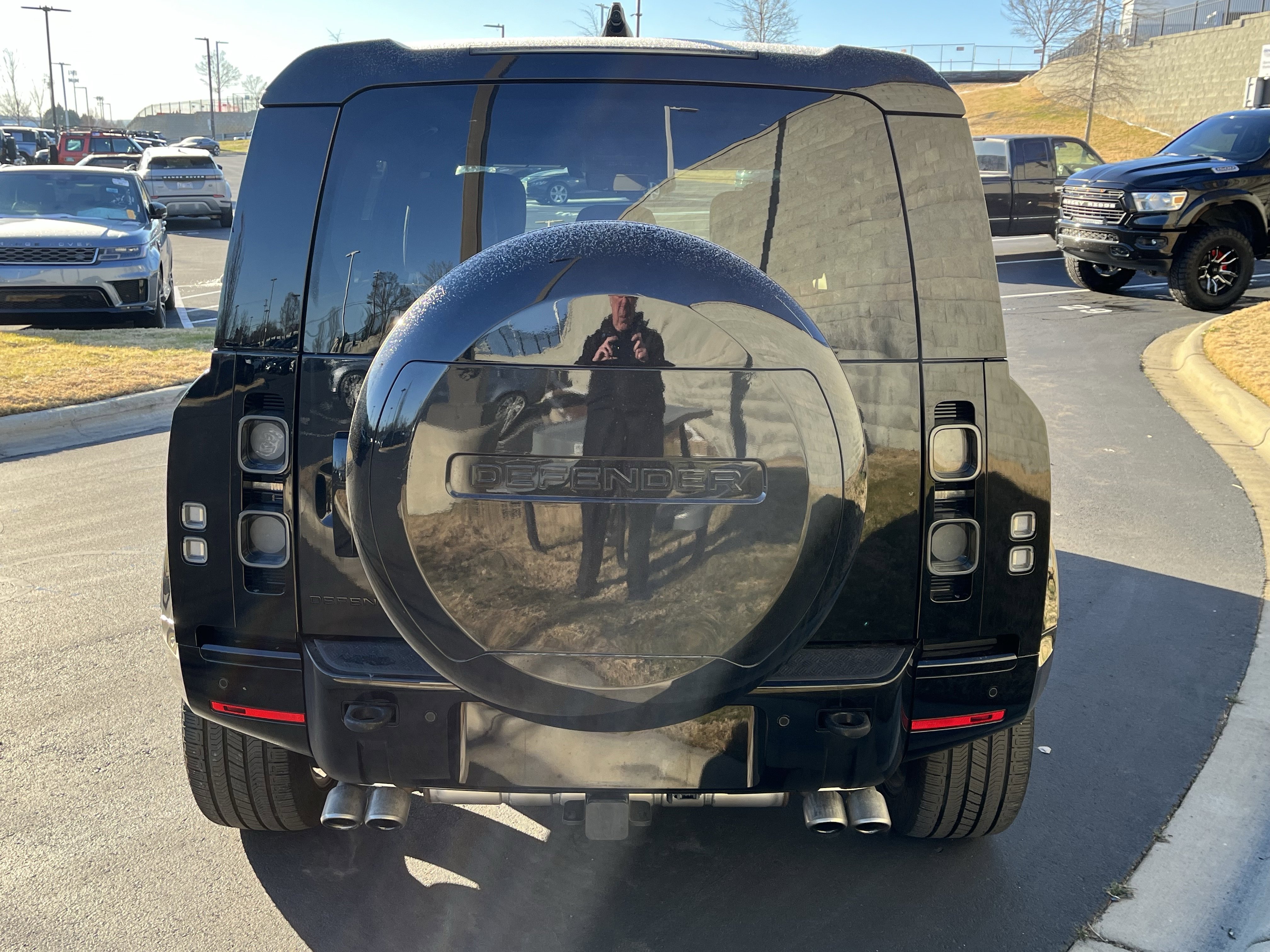 Used 2024 Land Rover Defender 110 V8 image 6