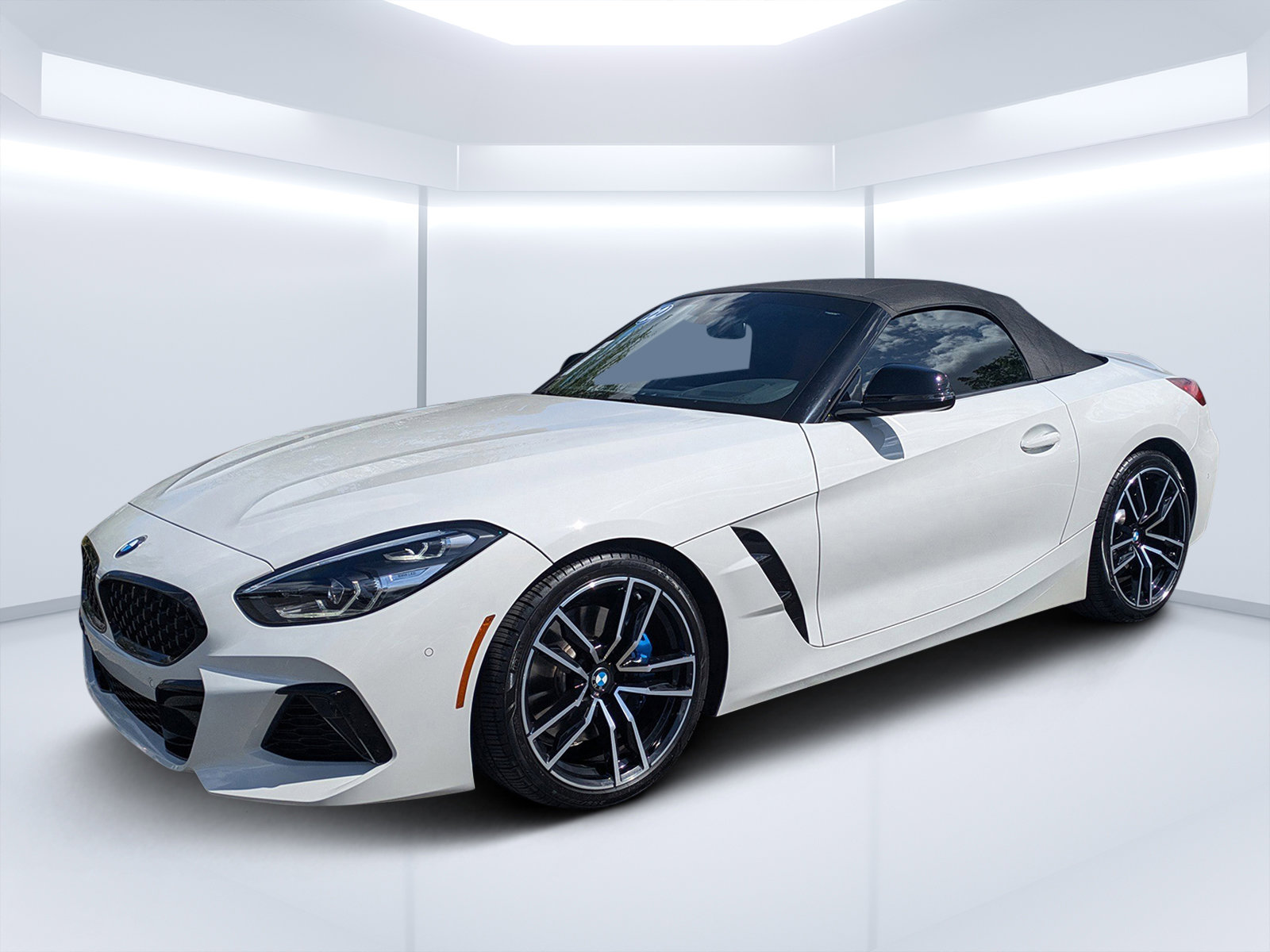 Used 2022 BMW Z4 M40i w/ Premium Package image 10